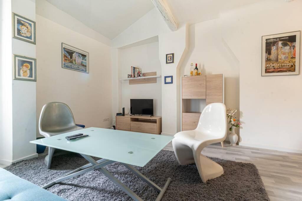 Le Charme Du Medieval Dans Un Appartement Cosy Hyères Exterior foto